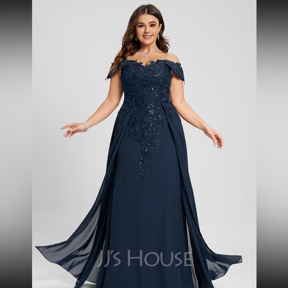 NWT.  Champagne, chiffon formal dress - Picture 2 of 7